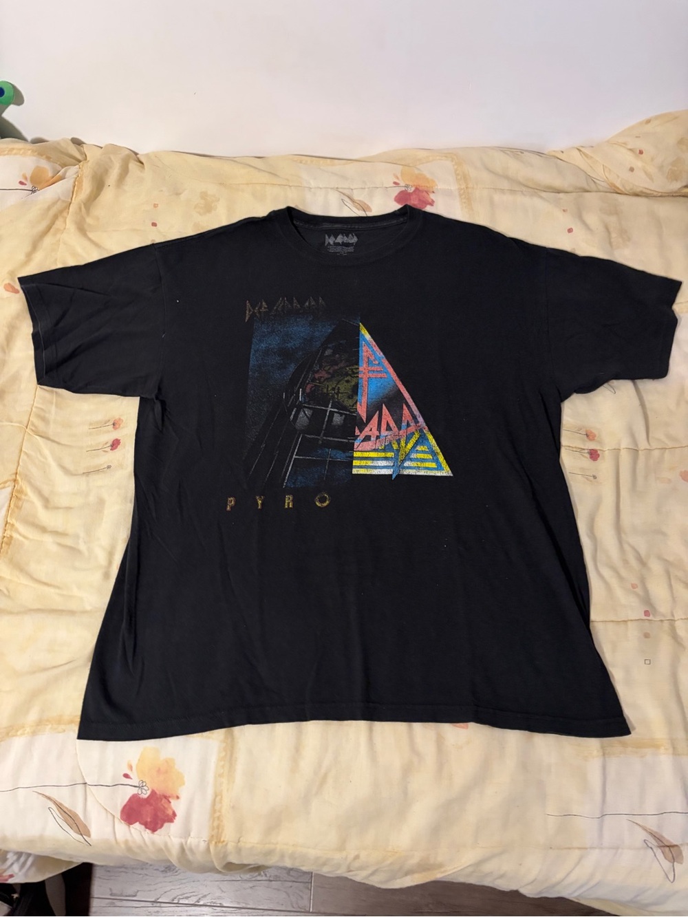 Def Leppard album split t shirt band tee (XL)
